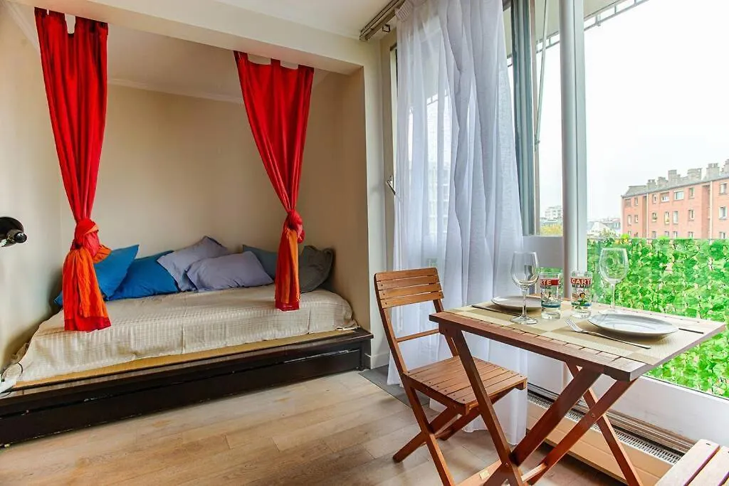 Studio With Balcony Parijs