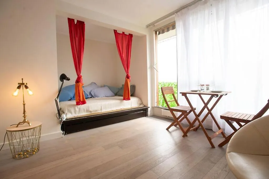Appartement Studio With Balcony Parijs
